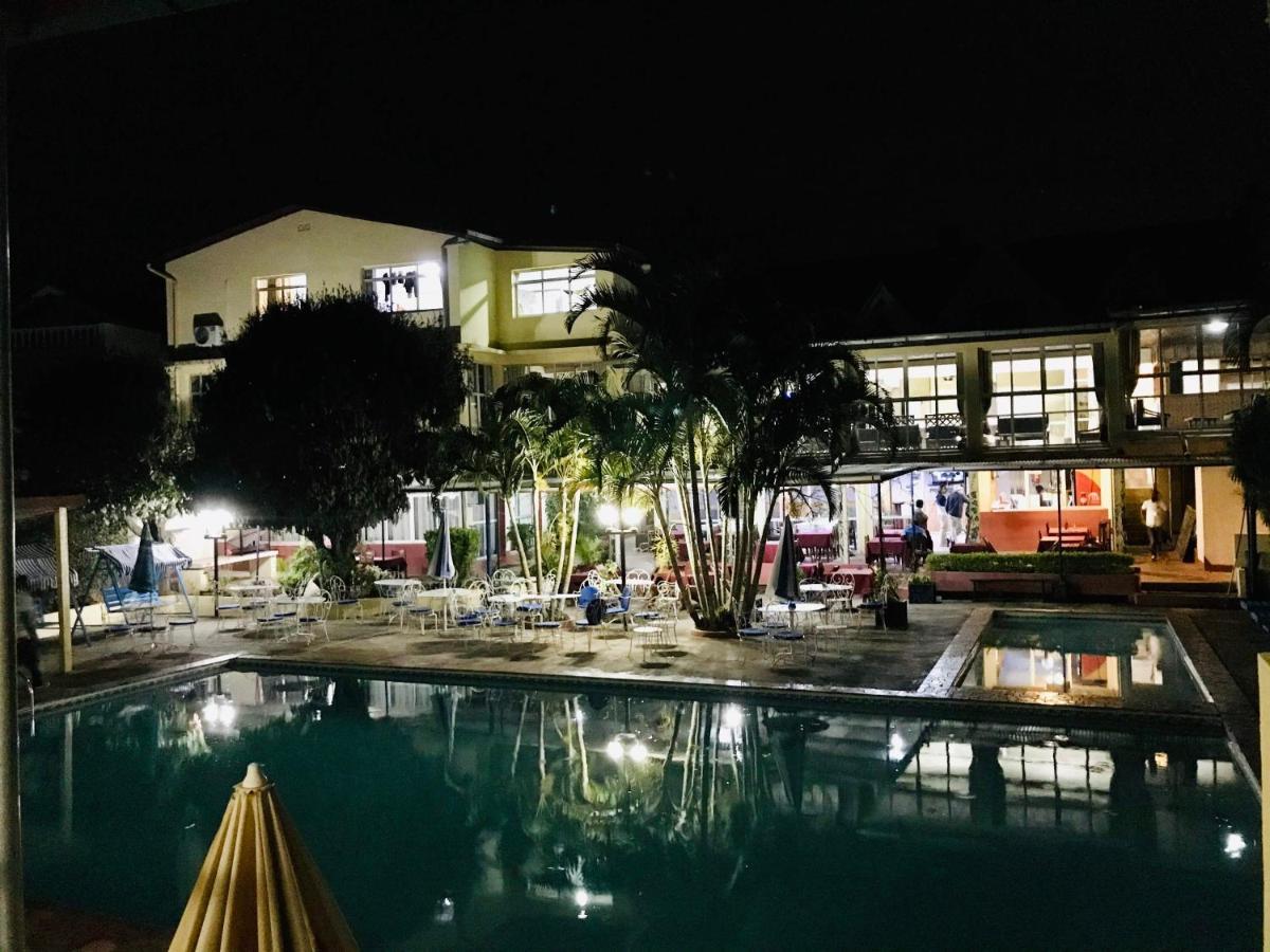 Hotel - Appartement Meuble " Les Flots Bleu " Антананариву Экстерьер фото